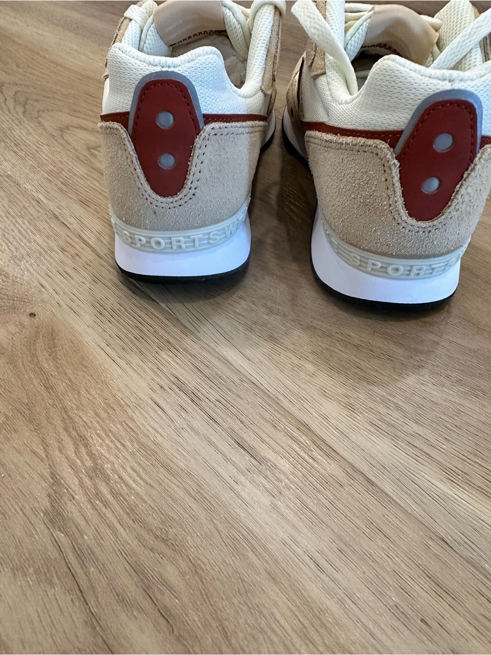 Nike Venture Runner Wide Coconut Milk Size 5 Brand New - Picture 7 of 8